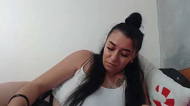 Snapshot of Maryem637048 chatting on November 2025 01:22:02 PM Maryem637048 online show from November 2025 01:22:02 PM