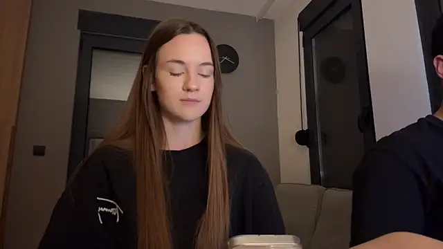 Snapshot of TenDouble chatting on September 2025 10:00:01 PM TenDouble online show from September 2025 10:00:01 PM