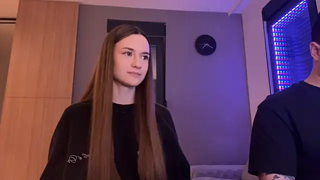 Snapshot of TenDouble chatting on November 2025 09:47:01 PM TenDouble online show from November 2025 09:47:01 PM