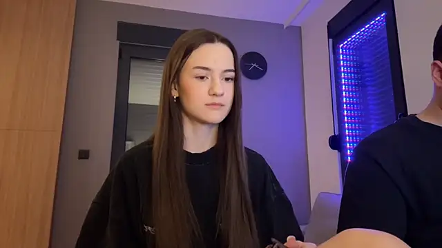 Snapshot of TenDouble chatting on November 2025 01:09:02 AM TenDouble online show from November 2025 01:09:02 AM