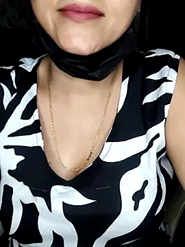 Snapshot of Horny_Shalu chatting on October 2025 06:06:01 PM Horny Shalu online show from October 2025 06:06:01 PM