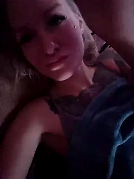 Snapshot of KateMonroe chatting on November 2025 10:52:02 AM KateMonroe online show from November 2025 10:52:02 AM