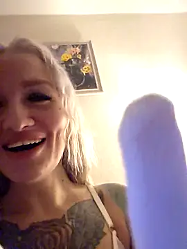 Snapshot of KateMonroe chatting on December 2025 09:30:01 PM KateMonroe online show from December 2025 09:30:01 PM