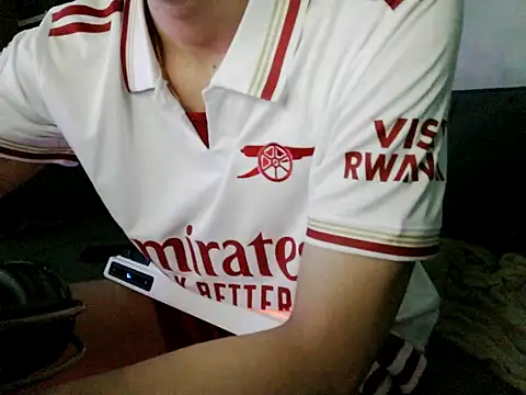 boyhigh1997 online show from October 2025 02:58:02 PM