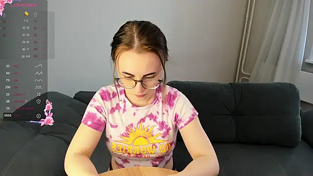 Snapshot of MewStella chatting on January 2026 06:37:02 AM MewStella online show from January 2026 06:37:02 AM