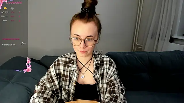 Snapshot of MewStella chatting on February 2026 03:11:01 PM MewStella online show from February 2026 03:11:01 PM