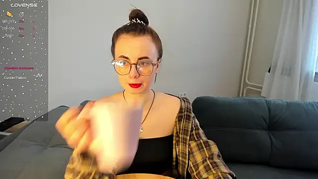 Snapshot of MewStella chatting on March 2026 05:33:02 AM MewStella online show from March 2026 05:33:02 AM