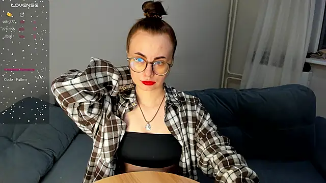 Snapshot of MewStella chatting on March 2026 11:53:02 PM MewStella online show from March 2026 11:53:02 PM