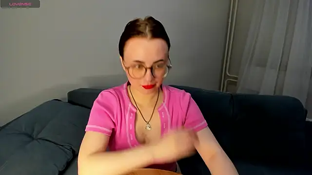 Snapshot of MewStella chatting on March 2026 10:15:01 PM MewStella online show from March 2026 10:15:01 PM