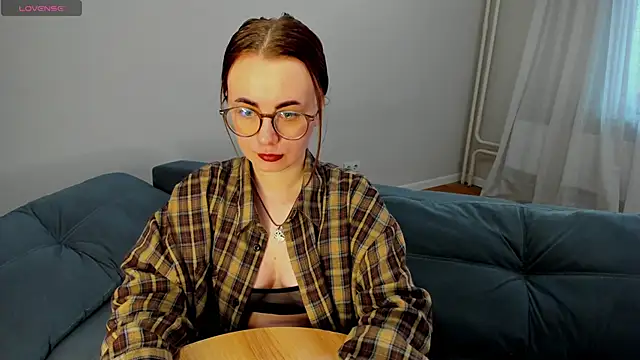 Snapshot of MewStella chatting on April 2026 01:23:02 AM MewStella online show from April 2026 01:23:02 AM