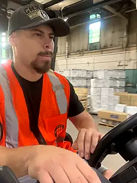 PuttieIn online show from September 2025 01:01:01 PM