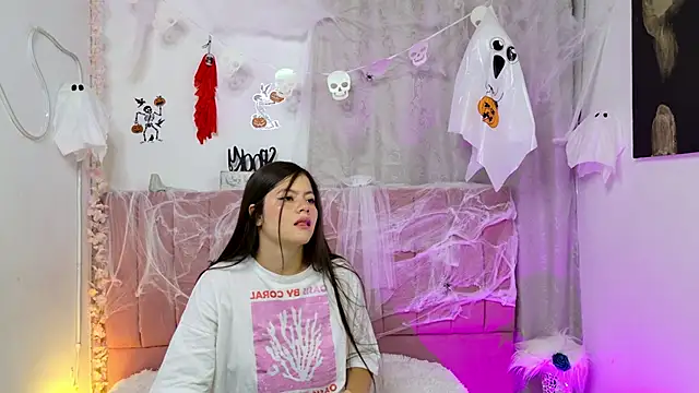 Snapshot of sukilove18 chatting on October 2025 08:10:01 PM sukilove18 online show from October 2025 08:10:01 PM