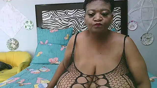 BUSTYKAYXX03 online show from May 2026 03:28:01 PM