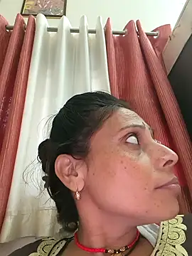 ISHANI-SINGH online show from December 2025 11:41:01 AM