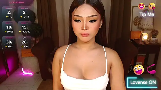 Snapshot of _MaxcineMalkova_ chatting on December 2025 04:12:02 PM MaxcineMalkova online show from December 2025 04:12:02 PM