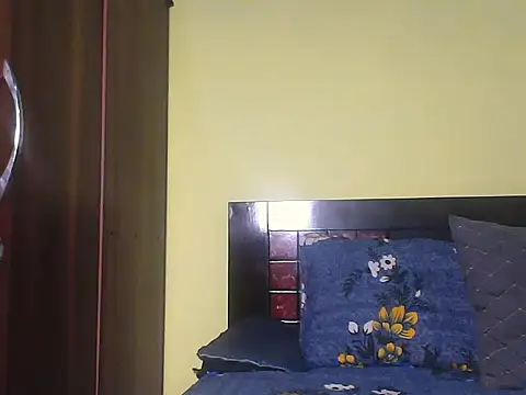 Snapshot of mickle_james chatting on November 2025 06:32:01 PM mickle james online show from November 2025 06:32:01 PM