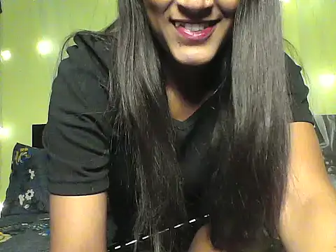 Snapshot of mickle_james chatting on November 2025 04:51:02 PM mickle james online show from November 2025 04:51:02 PM