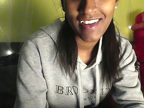 Snapshot of mickle_james chatting on November 2025 05:58:02 PM mickle james online show from November 2025 05:58:02 PM