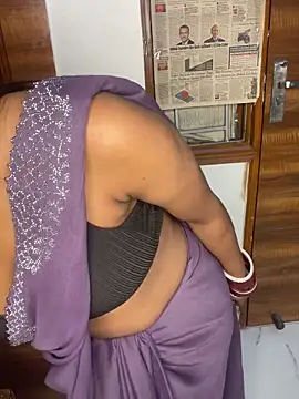 Snapshot of mickle_james chatting on March 2026 06:59:01 PM mickle james online show from March 2026 06:59:01 PM