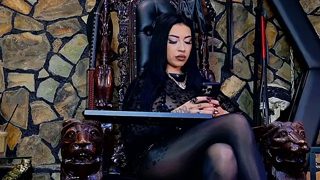 Snapshot of VanessaColby chatting on October 2025 12:06:01 PM VanessaColby online show from October 2025 12:06:01 PM