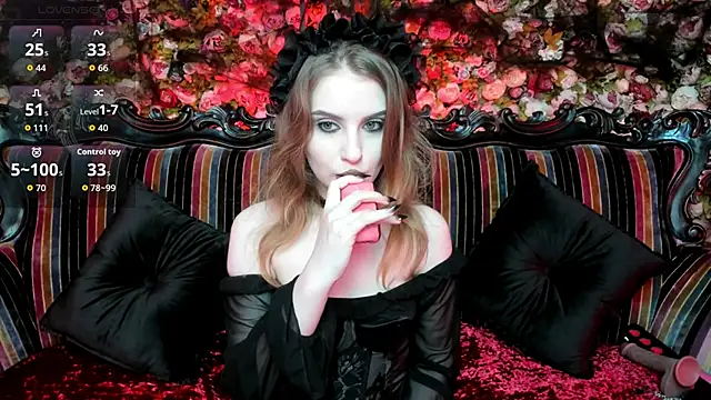 Snapshot of EllieMori chatting on October 2025 08:27:02 PM EllieMori online show from October 2025 08:27:02 PM