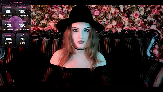 Snapshot of EllieMori chatting on November 2025 01:33:02 PM EllieMori online show from November 2025 01:33:02 PM