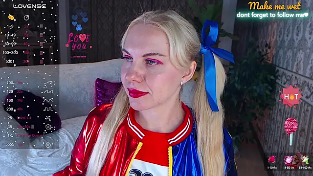 Snapshot of LiSinDoll chatting on October 2025 01:48:02 AM LiSinDoll online show from October 2025 01:48:02 AM