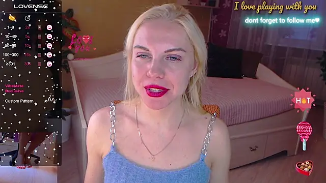 Snapshot of LiSinDoll chatting on October 2025 01:28:01 AM LiSinDoll online show from October 2025 01:28:01 AM