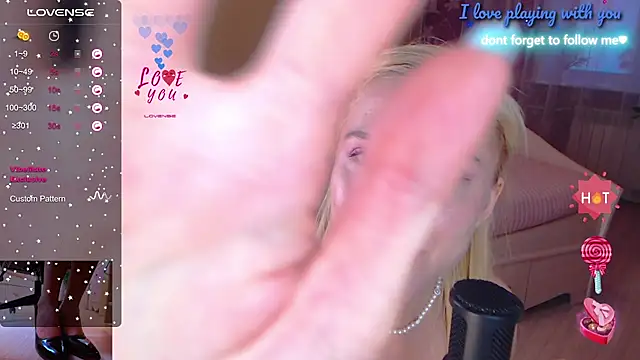 Snapshot of LiSinDoll chatting on October 2025 06:38:01 AM LiSinDoll online show from October 2025 06:38:01 AM