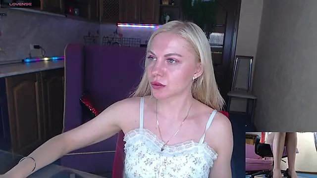 Snapshot of LiSinDoll chatting on October 2025 06:58:02 AM LiSinDoll online show from October 2025 06:58:02 AM