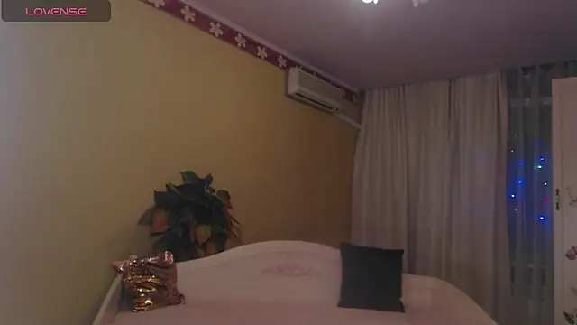 Snapshot of LiSinDoll chatting on February 2026 01:11:01 AM LiSinDoll online show from February 2026 01:11:01 AM