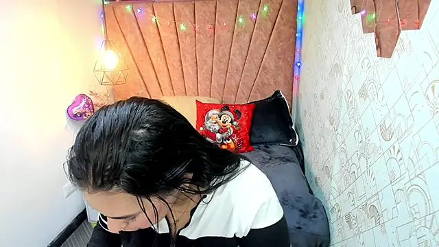 Snapshot of Lia_Blake_ chatting on December 2025 12:42:02 PM Lia Blake online show from December 2025 12:42:02 PM