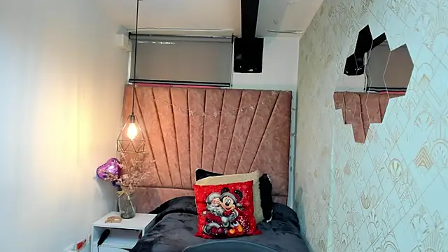 Snapshot of Lia_Blake_ chatting on December 2025 12:23:02 PM Lia Blake online show from December 2025 12:23:02 PM