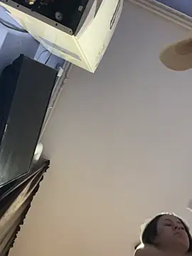 Snapshot of Enna-Kymm chatting on February 2026 04:24:02 PM Enna-Kymm online show from February 2026 04:24:02 PM