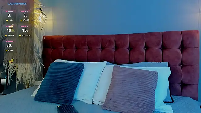 Snapshot of Tania_77_ chatting on February 2026 01:04:02 PM Tania 77 online show from February 2026 01:04:02 PM