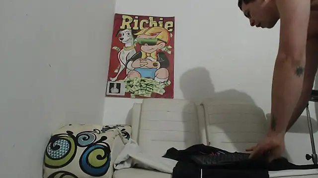 Thomasjons  online show from December 2025 08:48:01 PM