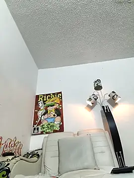 Thomasjons  online show from February 2026 04:19:01 AM