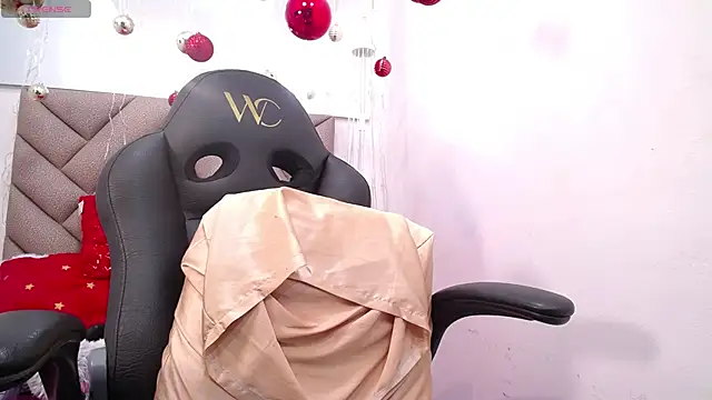 Snapshot of kairadayamai chatting on November 2025 12:04:01 PM kairadayamai online show from November 2025 12:04:01 PM