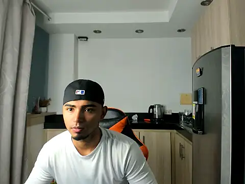 andrew jonhes online show from December 2025 12:22:01 PM