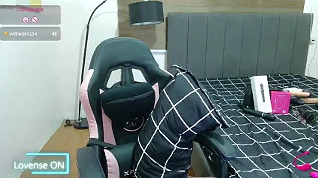 cumwetmebaby online show from May 2026 01:38:01 PM