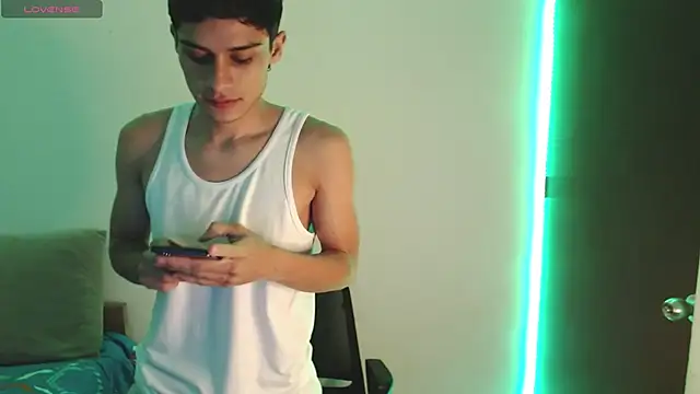 axel davis  online show from October 2025 03:49:02 AM