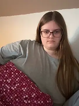 Snapshot of CurvyPaar2 chatting on February 2026 03:51:01 PM CurvyPaar2 online show from February 2026 03:51:01 PM