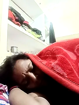 Hot crety online show from January 2026 10:34:01 PM