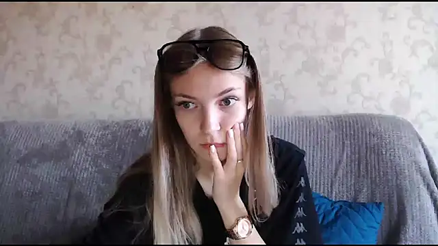 HitGyrl online show from September 2025 01:20:01 AM