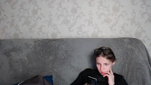 HitGyrl online show from October 2025 01:09:01 PM