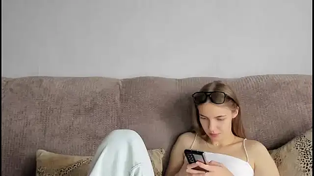 HitGyrl online show from November 2025 07:52:02 AM