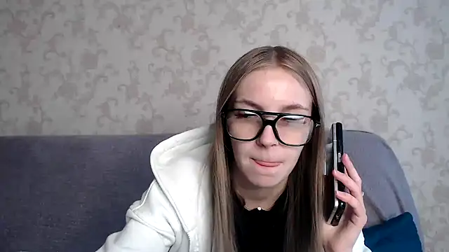 Snapshot of HitGyrl chatting on November 2025 08:36:02 AM HitGyrl online show from November 2025 08:36:02 AM