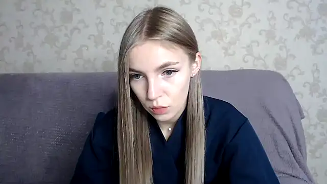 Snapshot of HitGyrl chatting on November 2025 08:03:01 AM HitGyrl online show from November 2025 08:03:01 AM