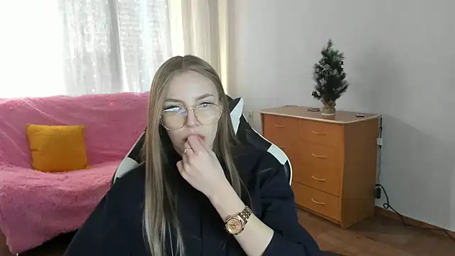 Snapshot of HitGyrl chatting on February 2026 08:08:02 AM HitGyrl online show from February 2026 08:08:02 AM