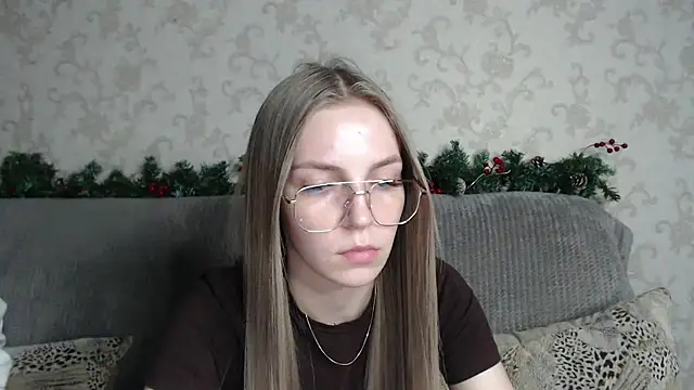 Snapshot of HitGyrl chatting on February 2026 08:14:01 PM HitGyrl online show from February 2026 08:14:01 PM